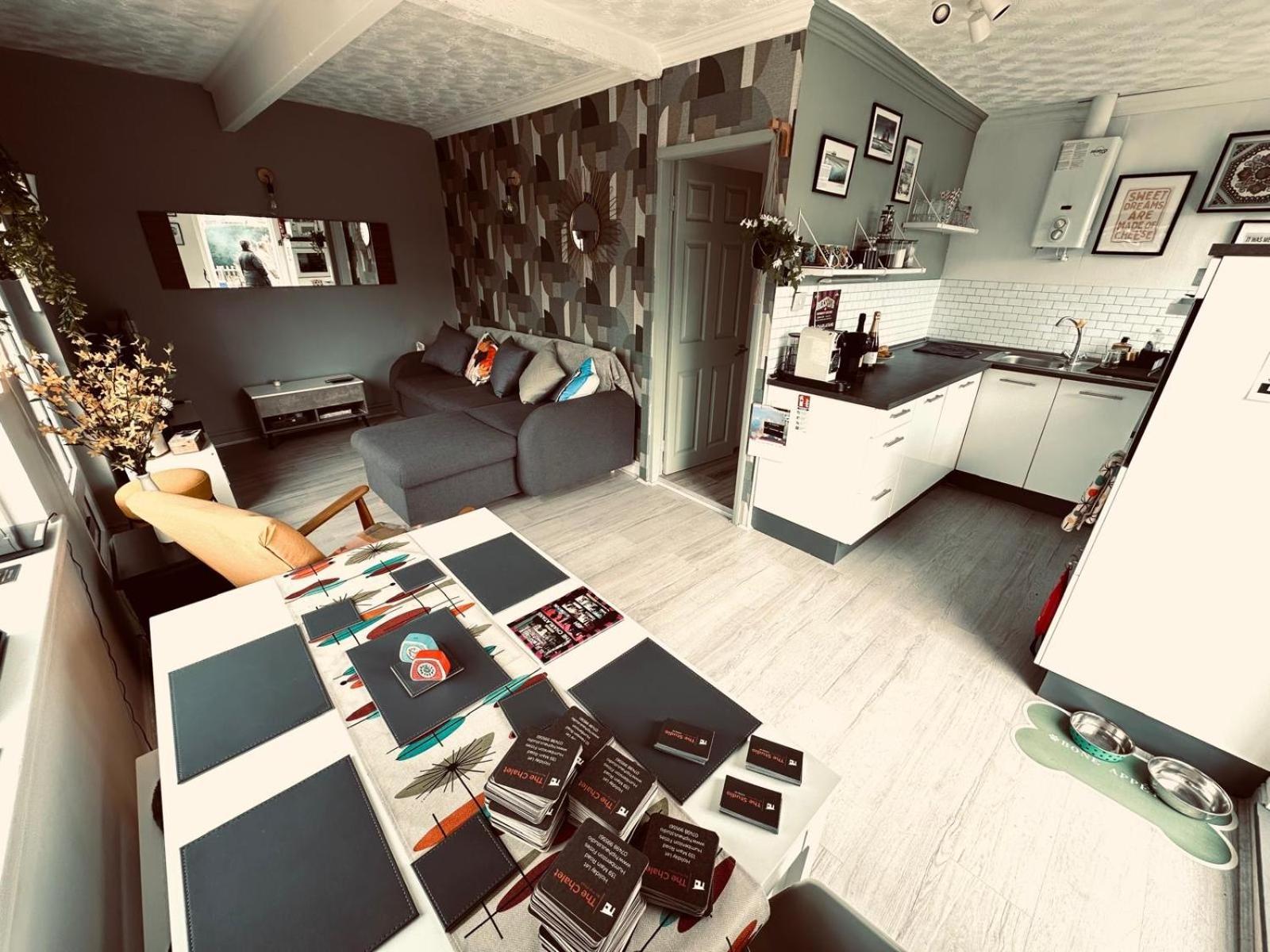 The Chalet By Hip Haus Humberston ภายนอก รูปภาพ