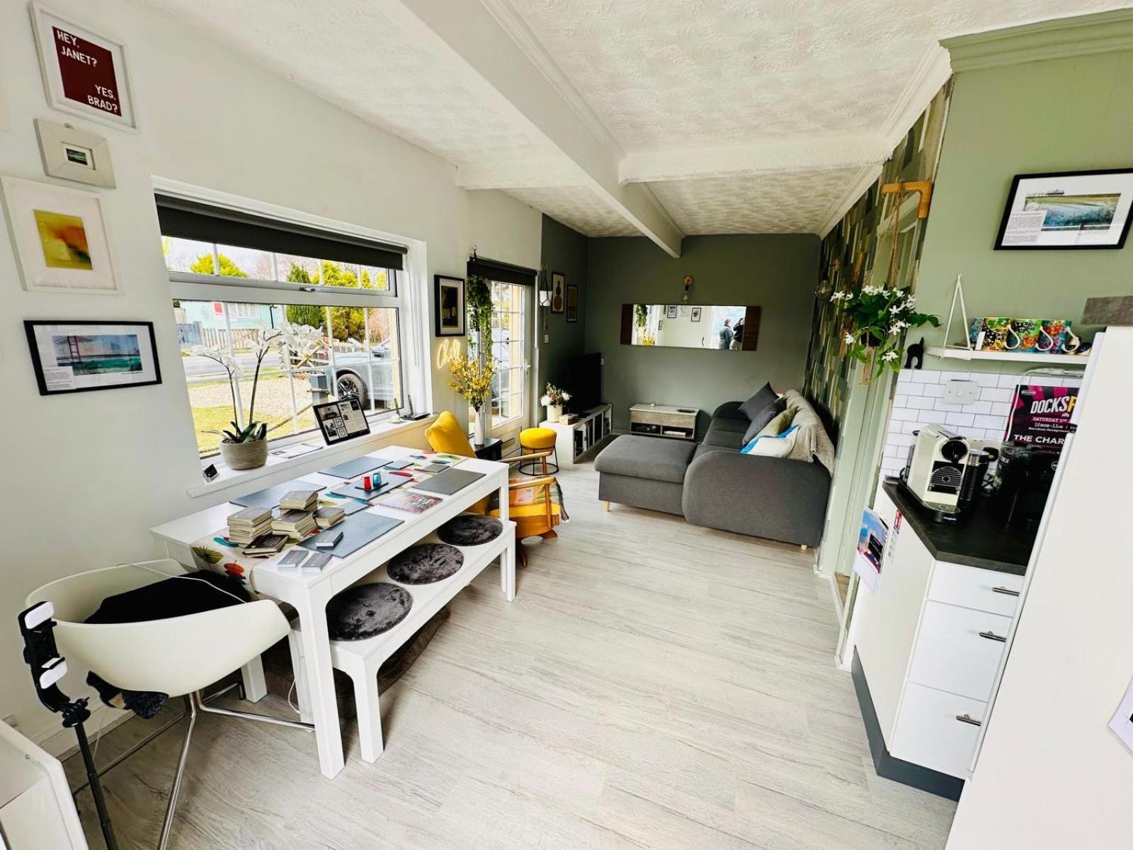 The Chalet By Hip Haus Humberston ภายนอก รูปภาพ